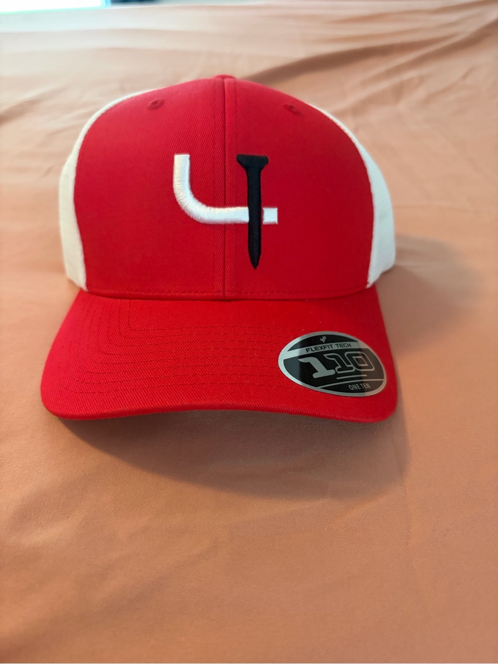 NWOT- Short Par 4 hat